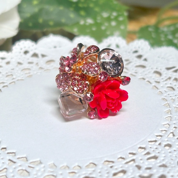 Inviting Pink Floral and Crystal Cocktail Ring, adjustable - Picture 1 of 16